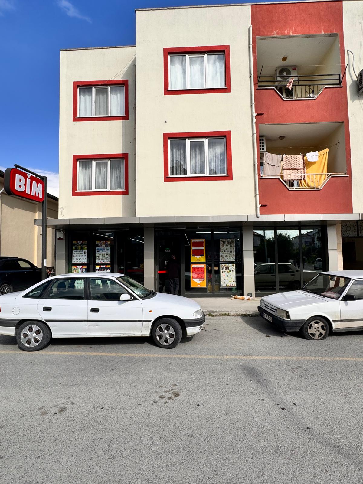 karaçalı mahallesinde kurumsal kiracılı ( BİM Market) satılık 300m2 dükkan.